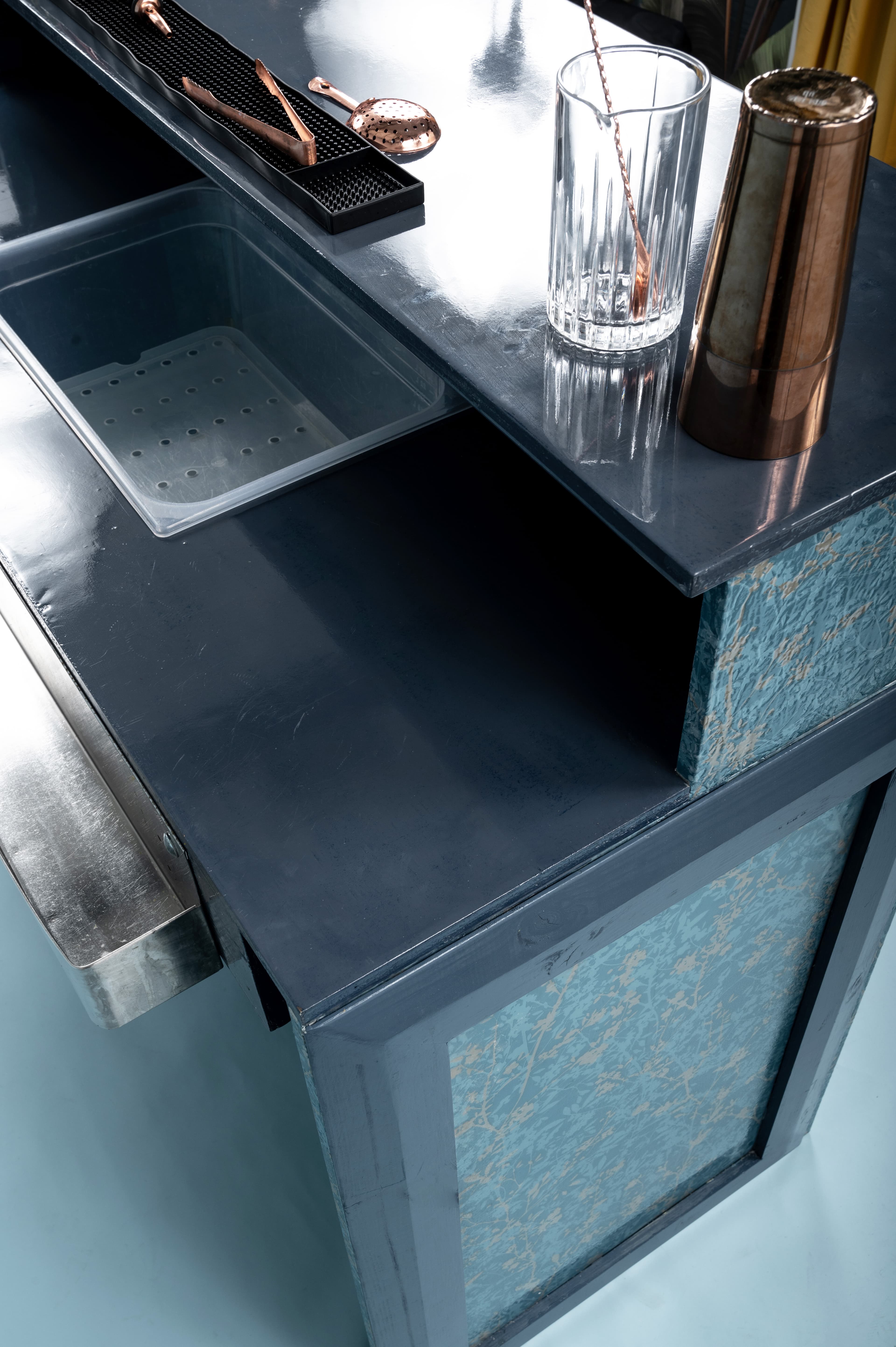 Bar image 2
