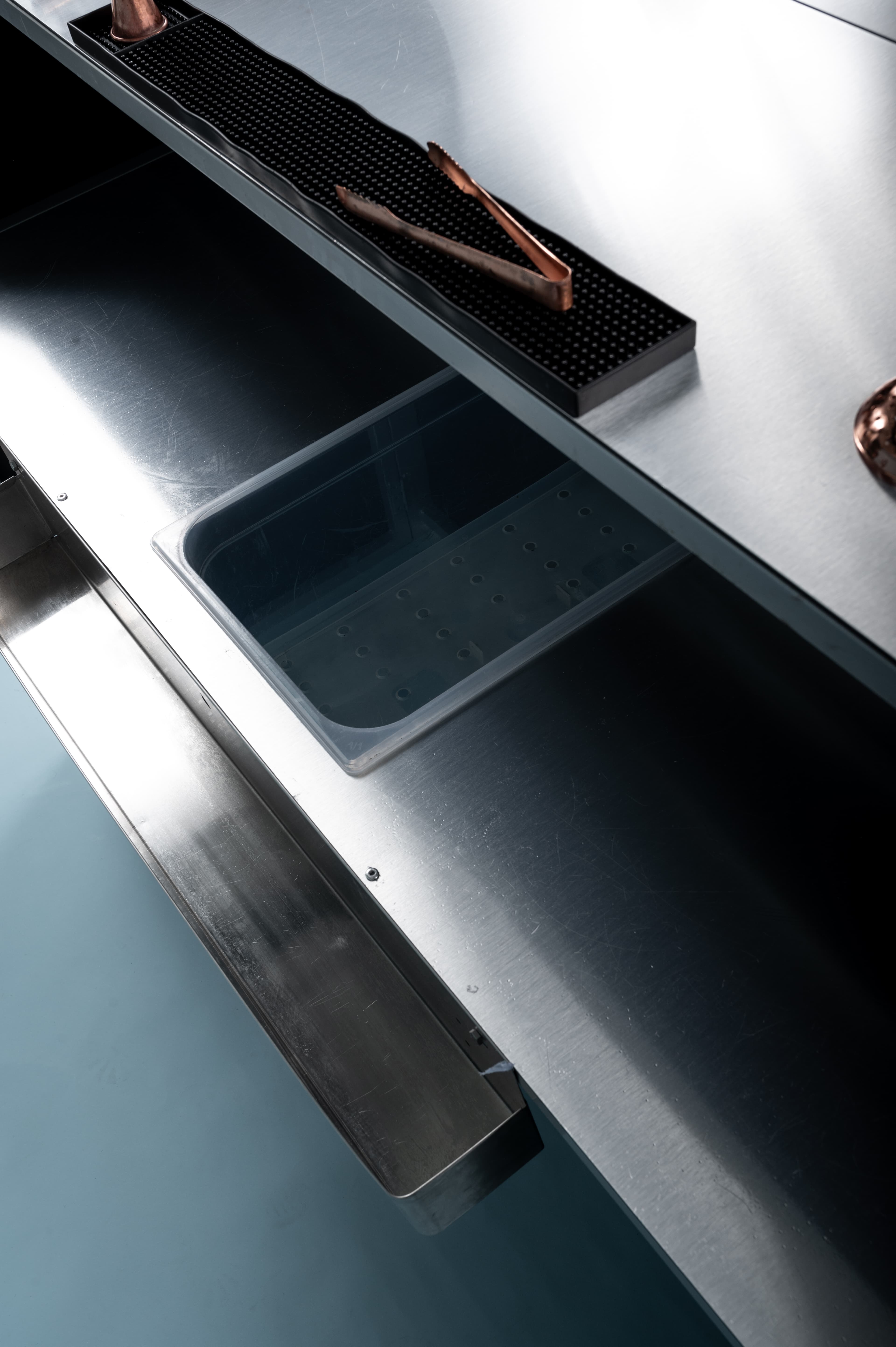 Bar image 4