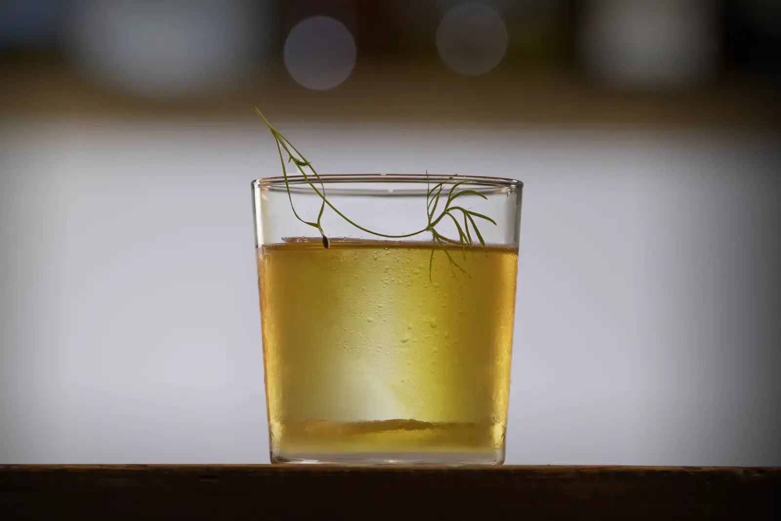 Cocktail masterclass London professional mixologist team building class