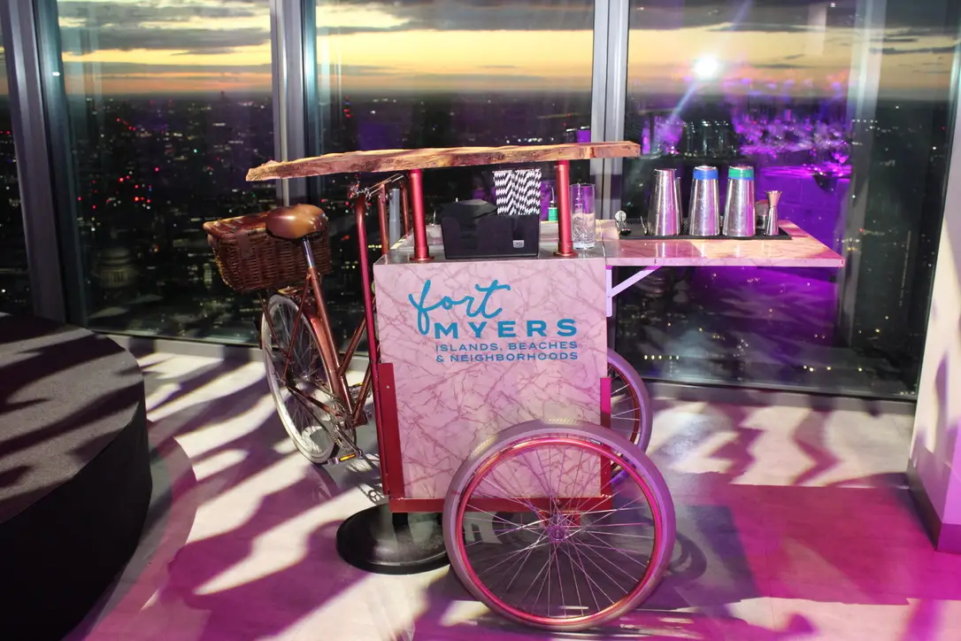 Eye-catching bicycle cocktail bar bringing fun to London festival atmosphere