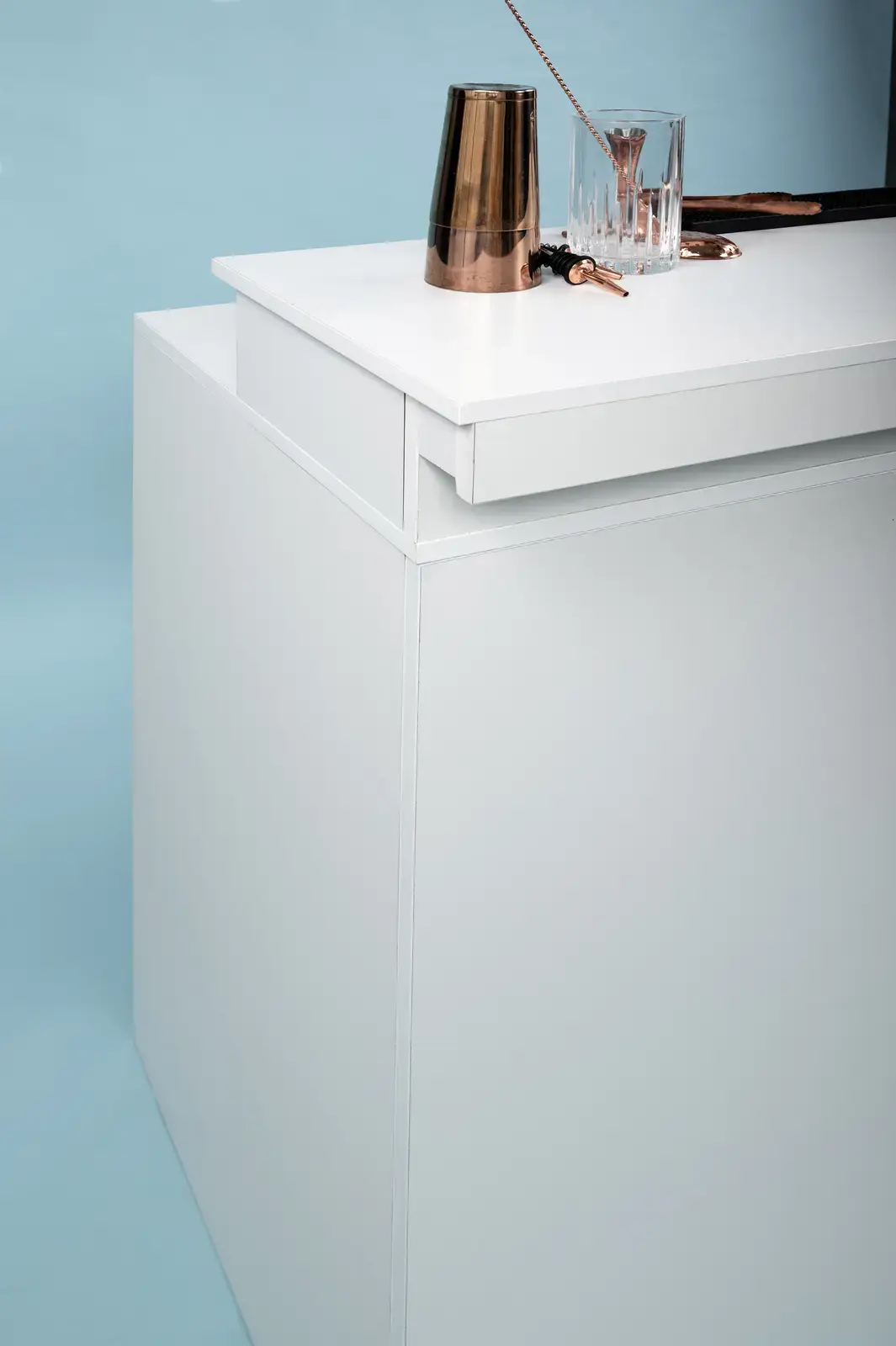 Mobile cocktail bar hire London with LED lighting