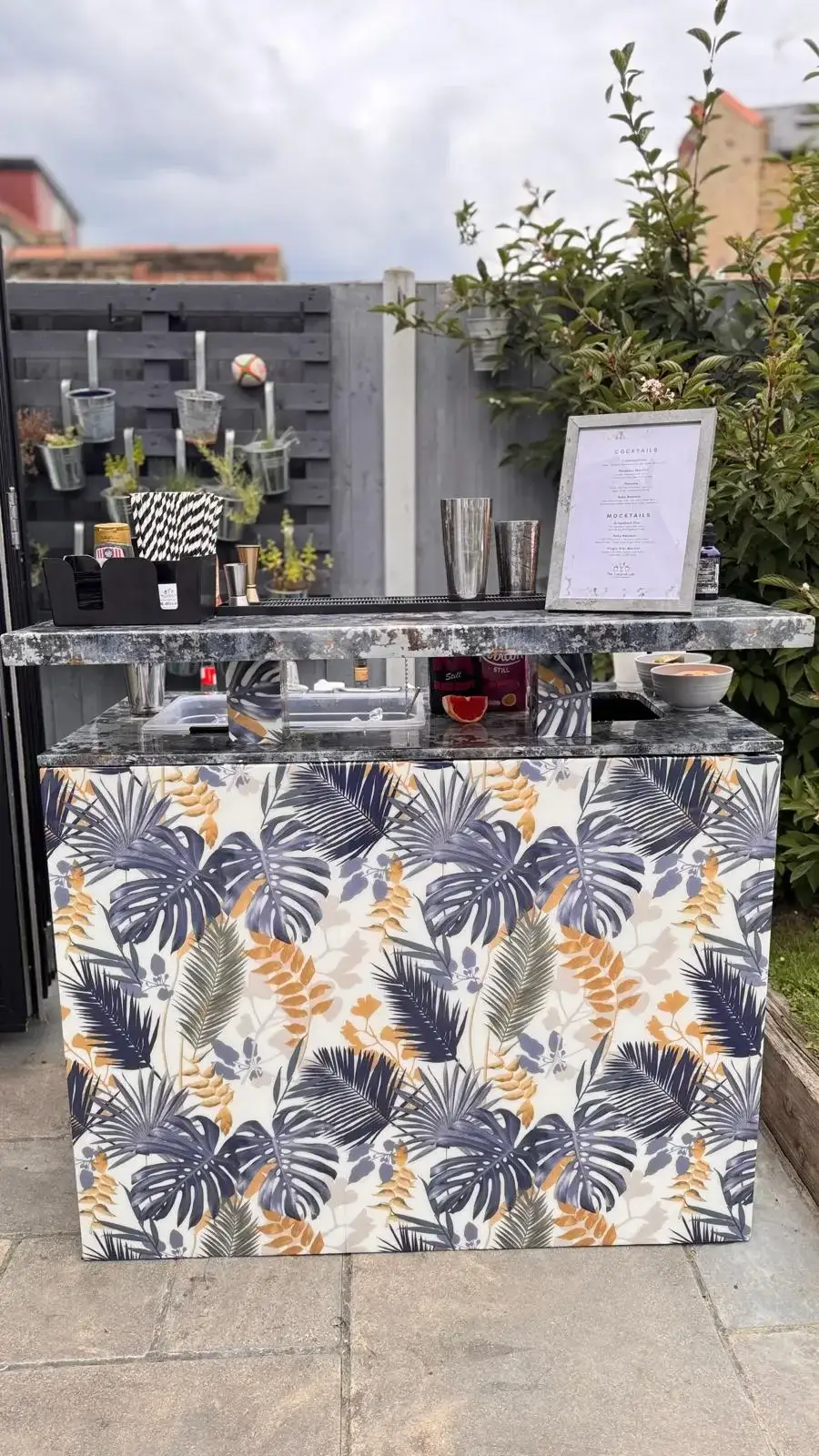 Beach-themed tropical chic bar bringing exotic tropical cocktails to outdoor London events