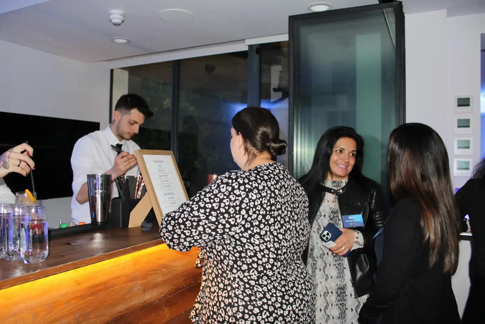 Impressive 2-meter bar serving crowds at major London exhibition event