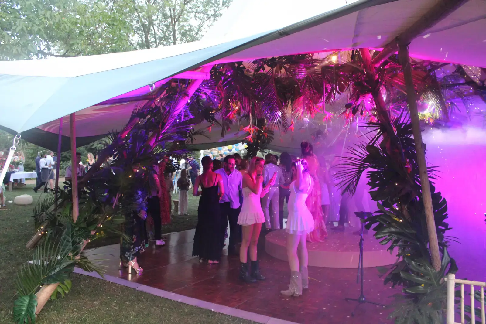 Mixologist and bartender hire service in Enfield