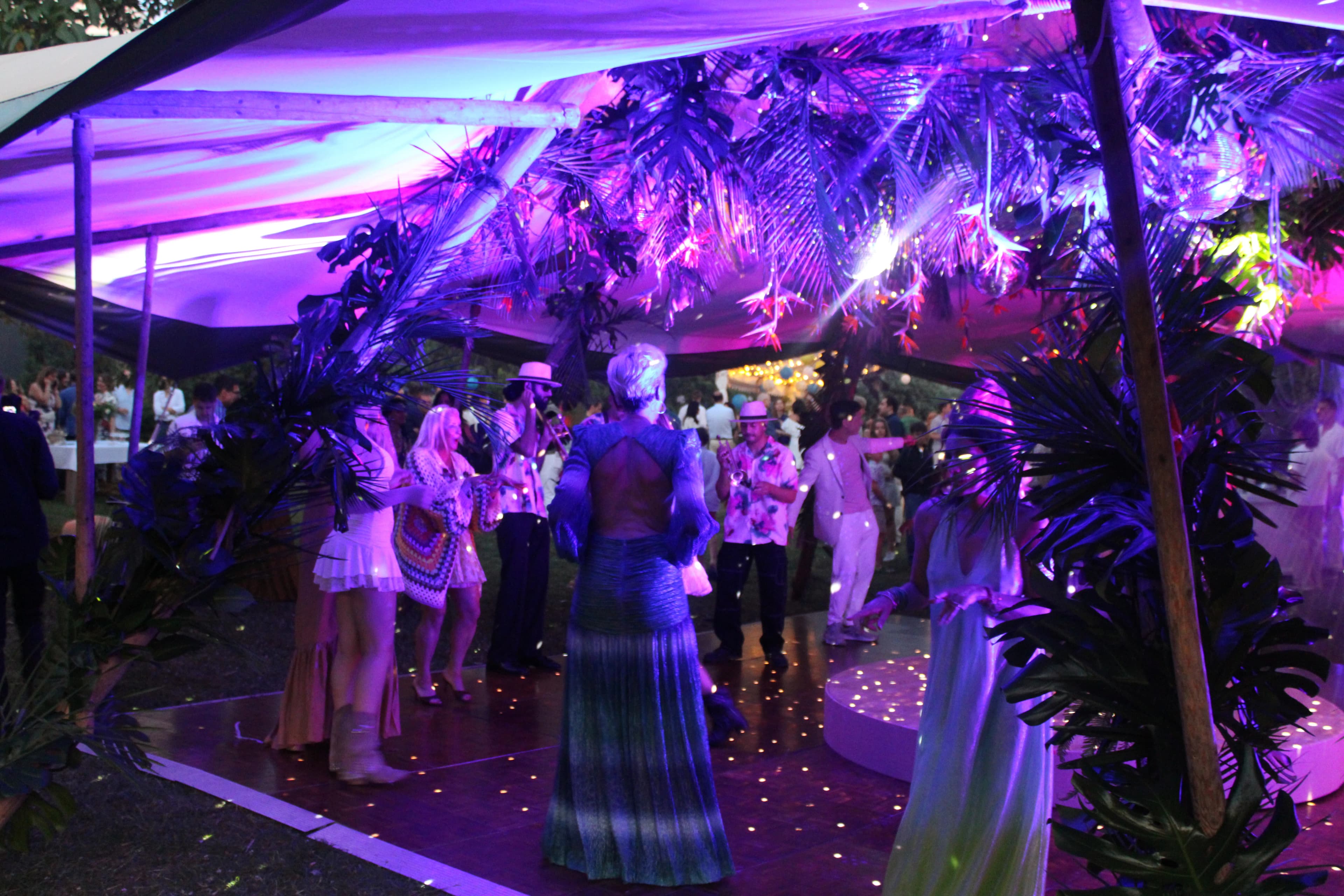 Bespoke cocktails London at a 50th birthday garden party