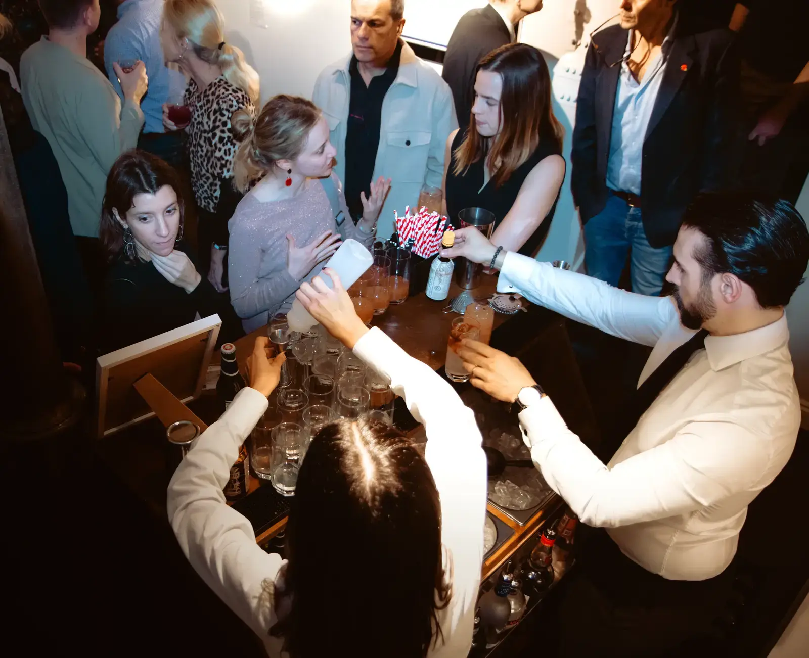 Mobile bar hire London professional setup stress free